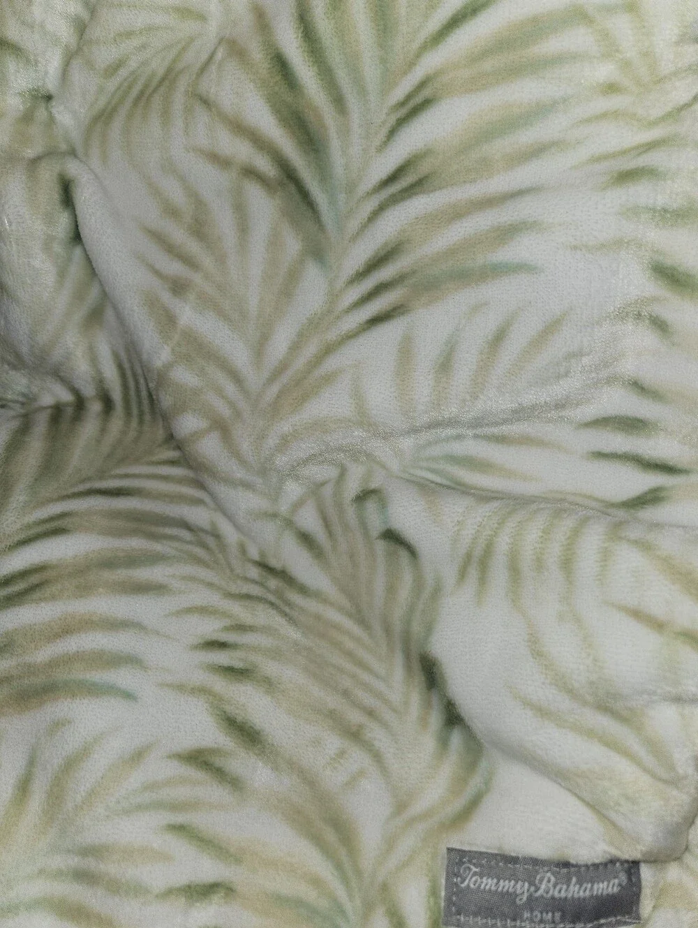 NWT Tommy Bahama Ultra Soft Plush Throw - Picture 6 of 10